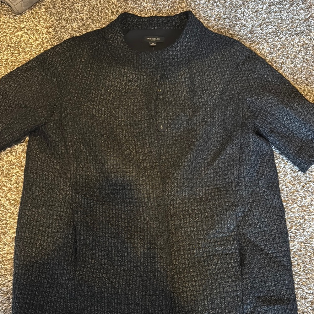 Ann Taylor Black Textured Short Sleeve Jacket